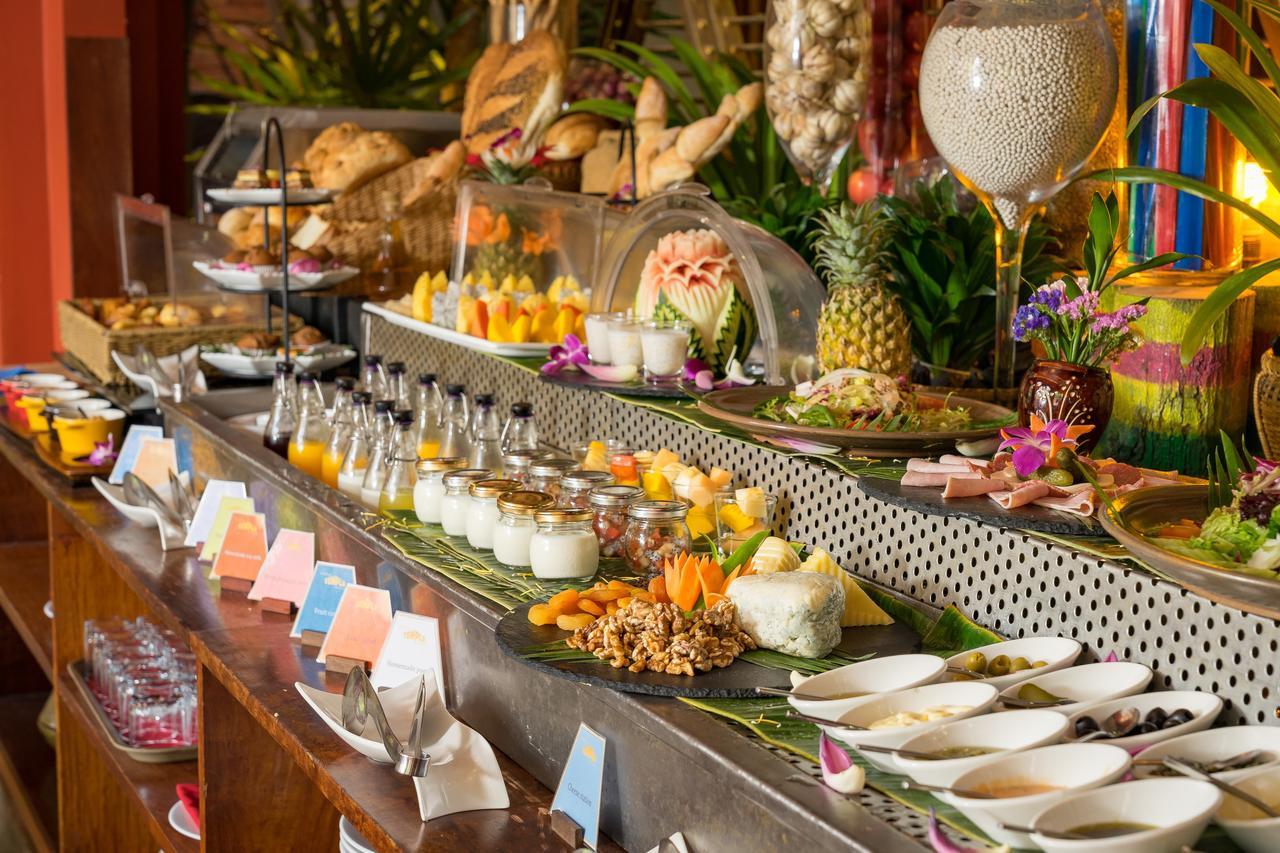 Golden Temple Residence Siem Reap Exteriér fotografie A buffet at a hotel