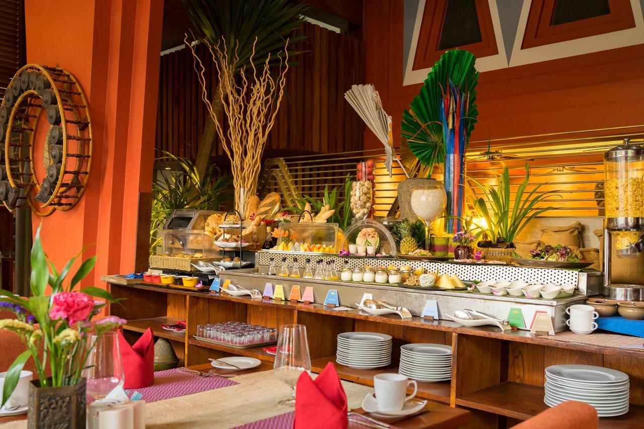 Golden Temple Residence Siem Reap Exteriér fotografie A buffet at a hotel