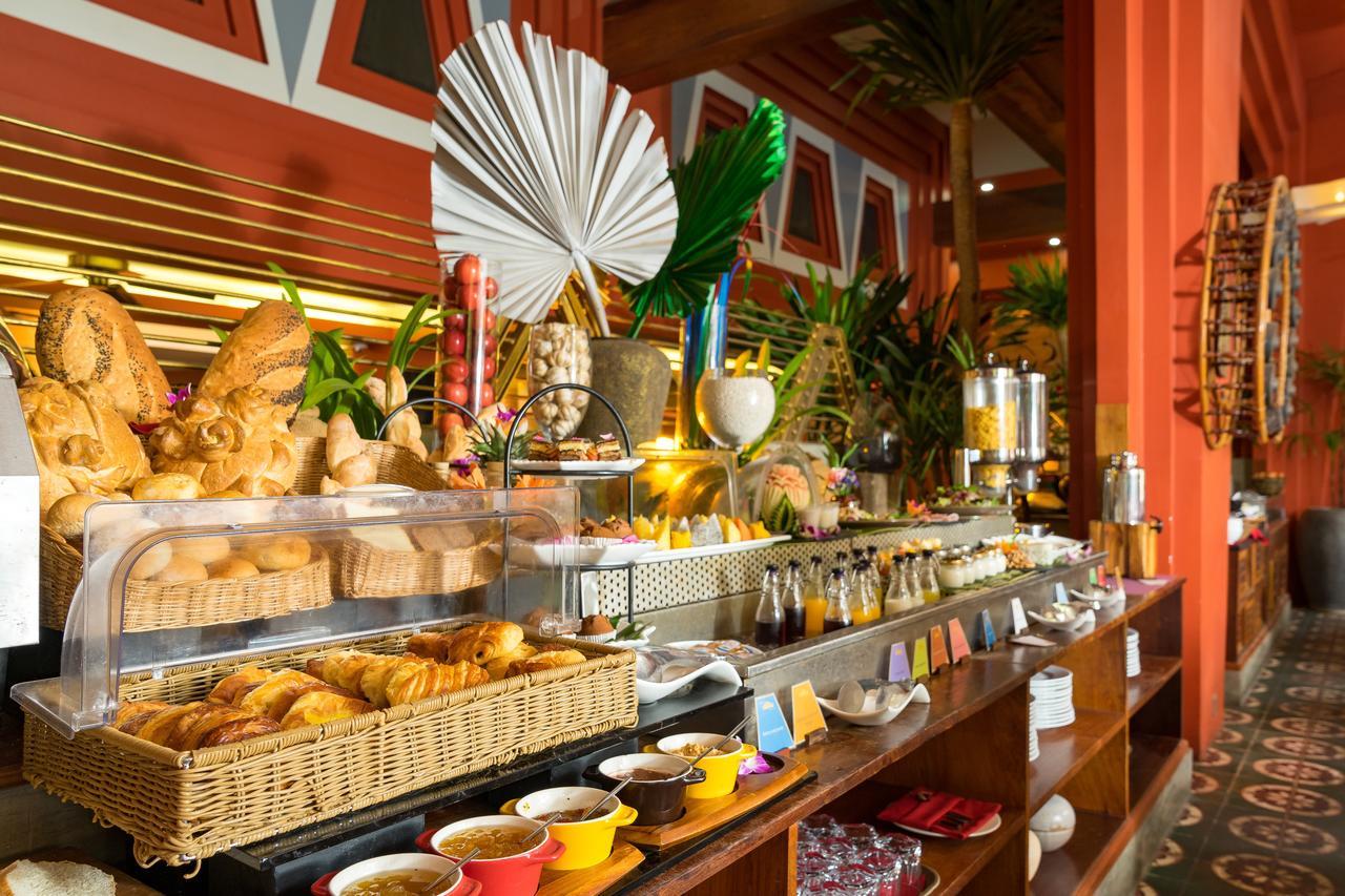 Golden Temple Residence Siem Reap Exteriér fotografie A buffet at a hotel