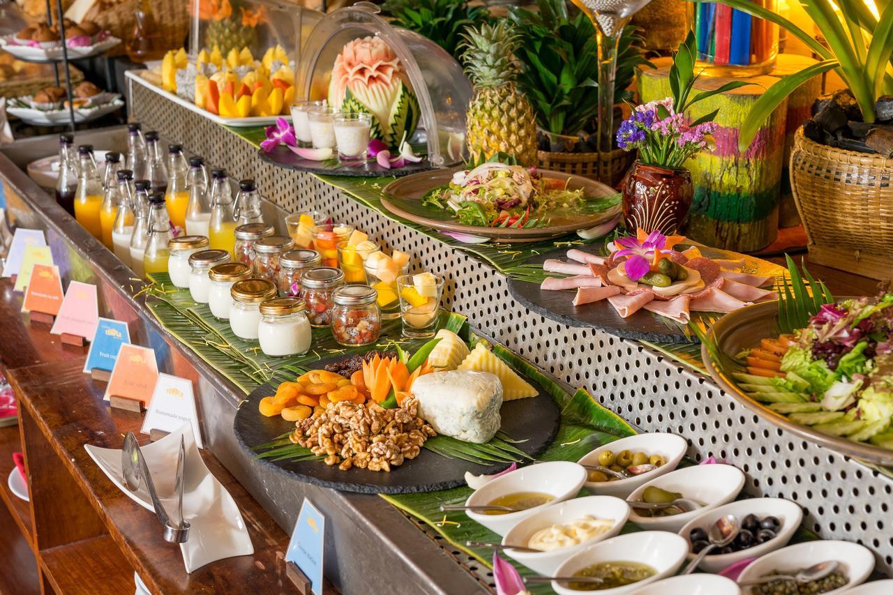 Golden Temple Residence Siem Reap Exteriér fotografie A buffet at a hotel