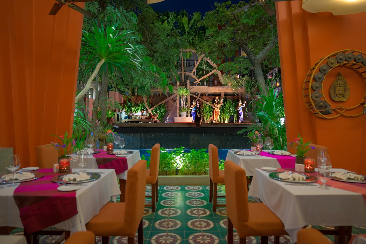 Golden Temple Residence Siem Reap Exteriér fotografie The restaurant at the resort