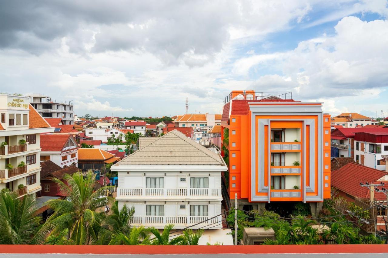 Golden Temple Residence Siem Reap Exteriér fotografie Phnom Penh skyline