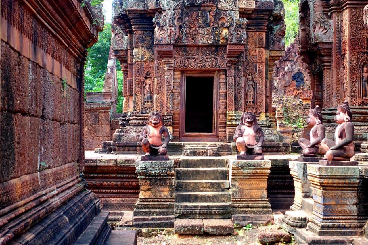 Golden Temple Residence Siem Reap Exteriér fotografie The temple of Wat Ek Phnom